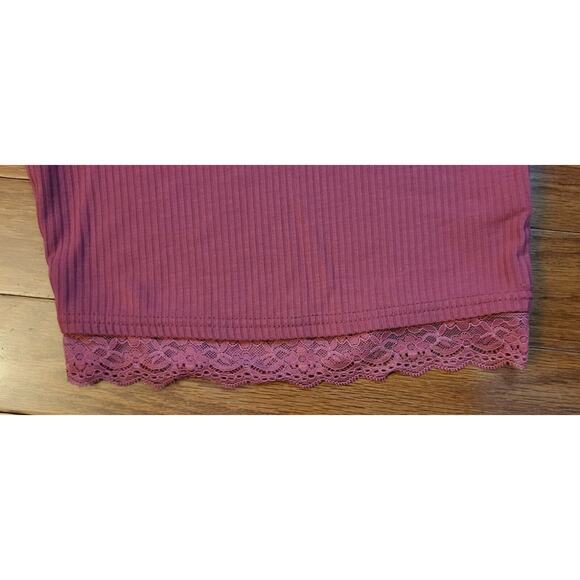 Shein Crop Top Juniors VNeck w/Floral Elastic Hem Size XS (Set of 2) Creme& Rose - Picture 9 of 14